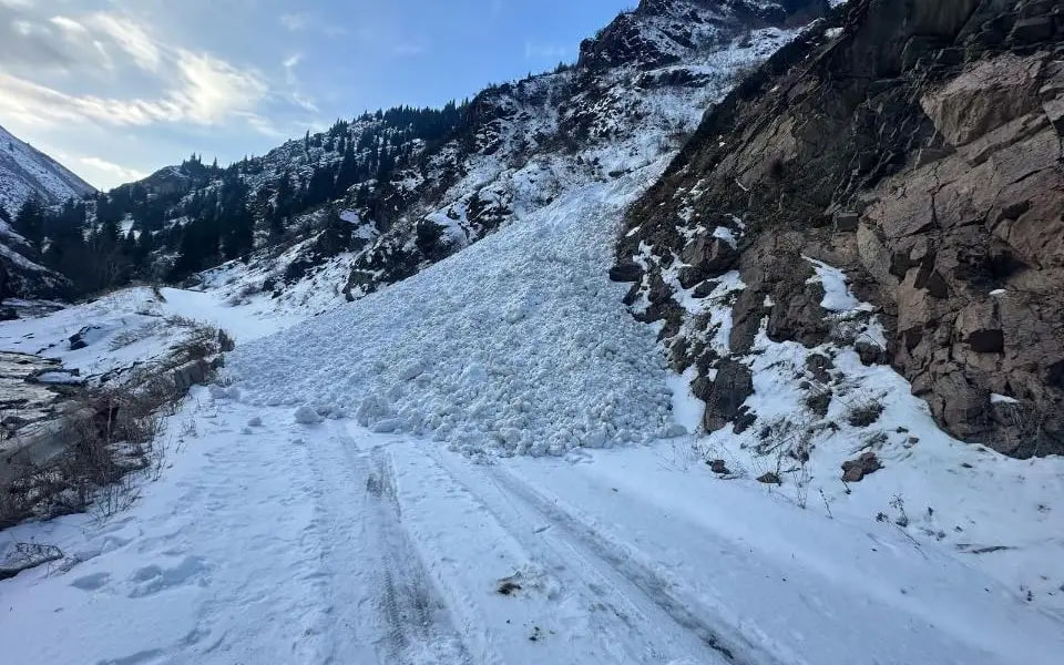 Где МЧС объявило штормовое предупреждение для водителей Кыргызстана с 28 марта по 2 апреля 2026 Где объявлено штормовое предупреждение в Кыргызстане