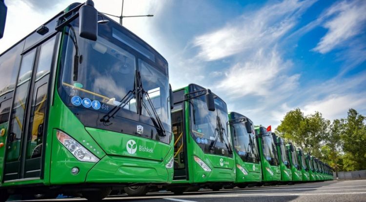 В Бишкеке временно изменили движение пяти автобусных маршрутов В Бишкеке с 24 июня временно изменят маршруты автобусов №7Т, 8Т, 18, 23 и 62 из-за реконструкции перекрестка Молодой Гвардии и Льва Толстого.